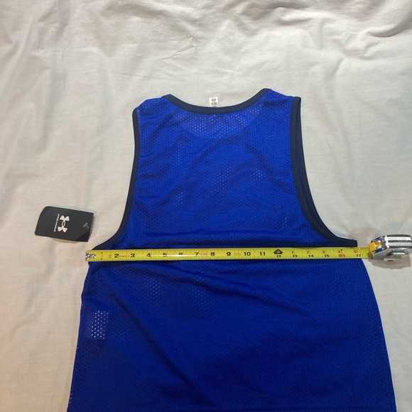 Lot of 2 Women’s Under Armour Run and playback retro tank tops! Size S/M, NWT! - Picture 6 of 7